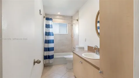 9501 NW 8th Street Pembroke Pines FL 33024