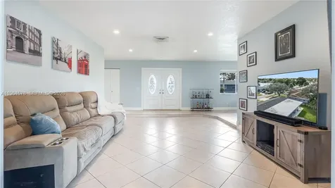 9501 NW 8th Street Pembroke Pines FL 33024