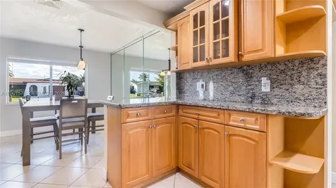 9501 NW 8th Street Pembroke Pines FL 33024