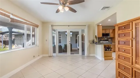 9501 NW 8th Street Pembroke Pines FL 33024