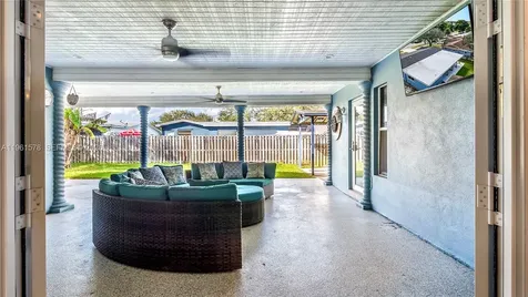 9501 NW 8th Street Pembroke Pines FL 33024