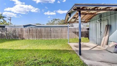 9501 NW 8th Street Pembroke Pines FL 33024