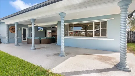 9501 NW 8th Street Pembroke Pines FL 33024