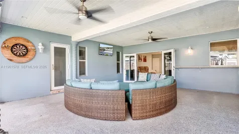 9501 NW 8th Street Pembroke Pines FL 33024