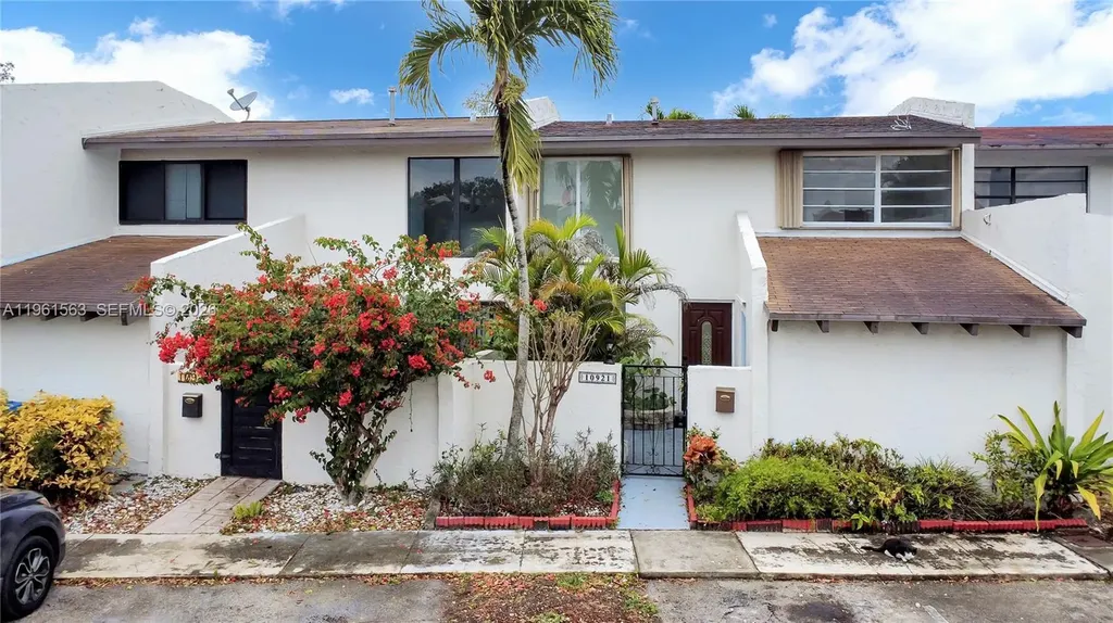 10921 SW 70th Terrace Miami FL 33173