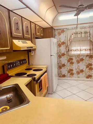 8515 Sunrise Lakes Boulevard Sunrise FL 33322