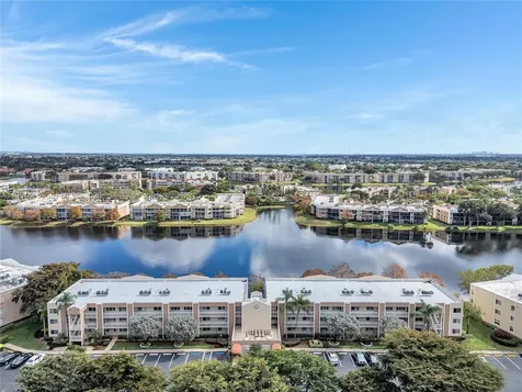 7406 N Devon Drive Tamarac FL 33321