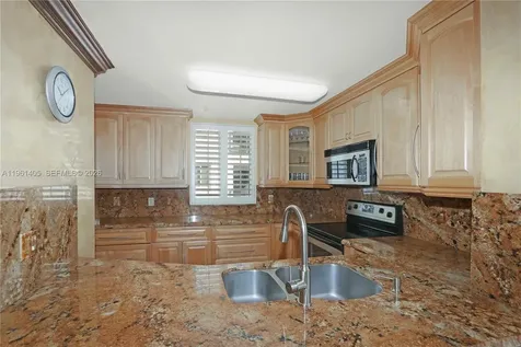 10 Aragon Avenue Coral Gables FL 33134