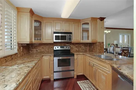 10 Aragon Avenue Coral Gables FL 33134