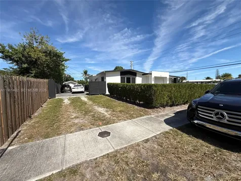 299 NE 46th Street Deerfield Beach FL 33064