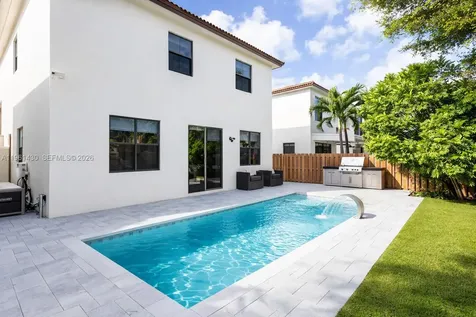 10013 NW 89th Terrace Doral FL 33178