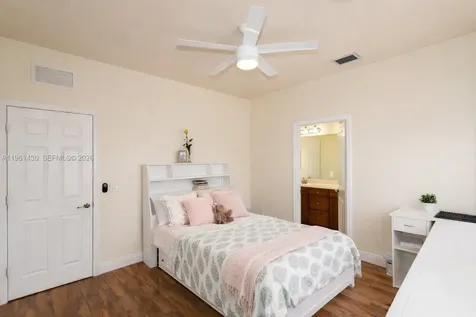 10013 NW 89th Terrace Doral FL 33178