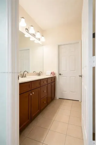 10013 NW 89th Terrace Doral FL 33178