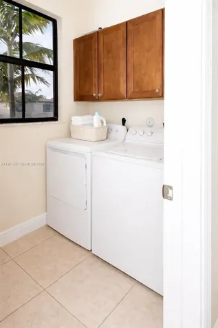 10013 NW 89th Terrace Doral FL 33178