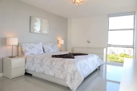 20301 W Country Club Drive Aventura FL 33180