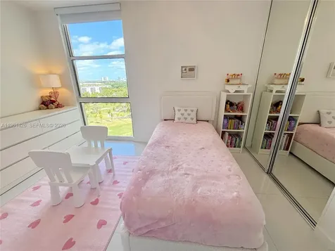 20301 W Country Club Drive Aventura FL 33180