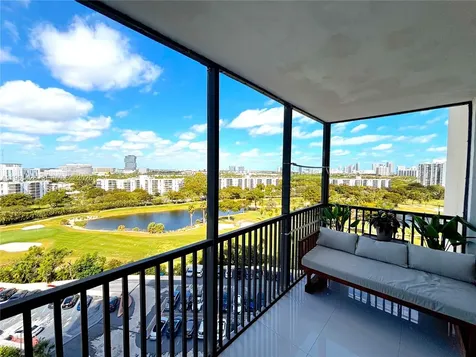 20301 W Country Club Drive Aventura FL 33180