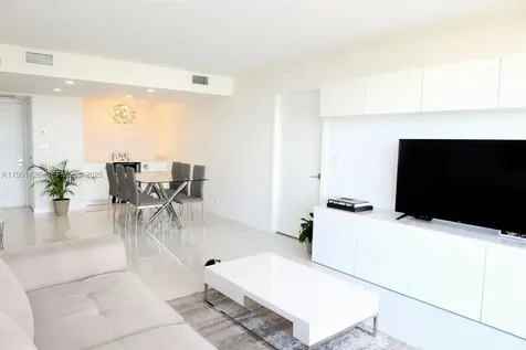 20301 W Country Club Drive Aventura FL 33180
