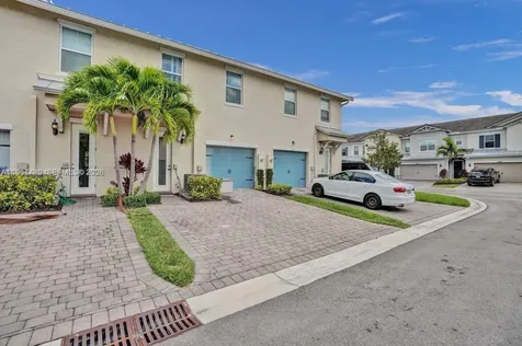 5060 Eucalyptus Drive Hollywood FL 33021