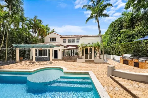 5621 Alton Road Miami Beach FL 33140