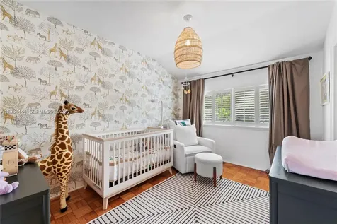5621 Alton Road Miami Beach FL 33140