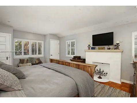 5621 Alton Road Miami Beach FL 33140