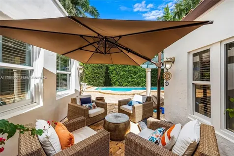 5621 Alton Road Miami Beach FL 33140