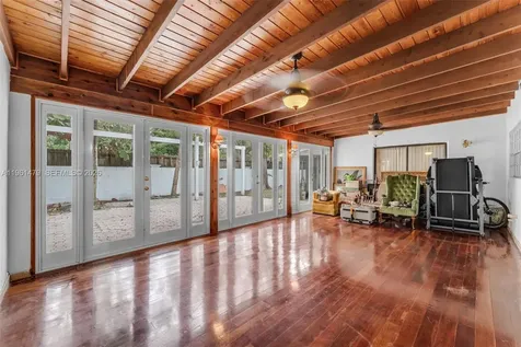 5961 SW 56th Terrace South Miami FL 33143