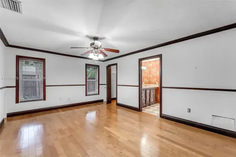 5961 SW 56th Terrace South Miami FL 33143