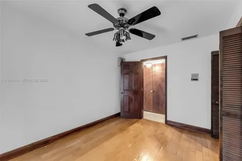 5961 SW 56th Terrace South Miami FL 33143