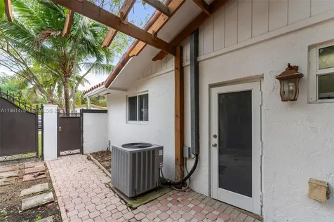 5961 SW 56th Terrace South Miami FL 33143