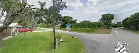 440 Garfield Avenue NE Lake Placid FL 33852