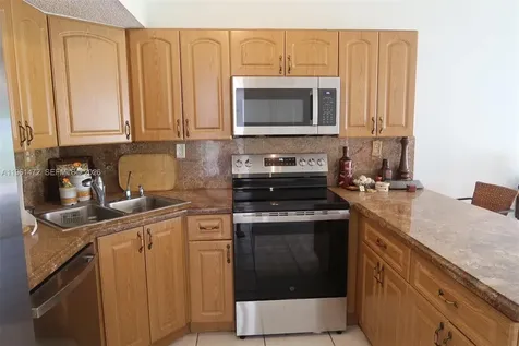 2500 SW 122nd Court Miami FL 33175