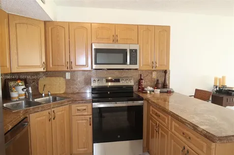 2500 SW 122nd Court Miami FL 33175