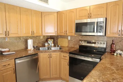 2500 SW 122nd Court Miami FL 33175