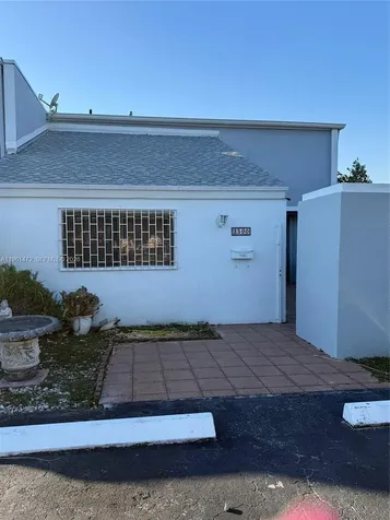 2500 SW 122nd Court Miami FL 33175