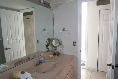 2500 SW 122nd Court Miami FL 33175