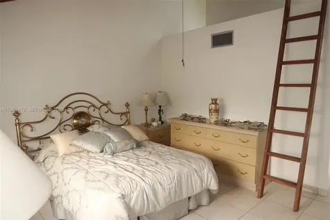2500 SW 122nd Court Miami FL 33175