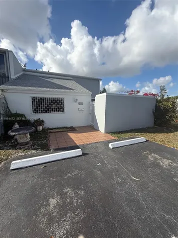 2500 SW 122nd Court Miami FL 33175