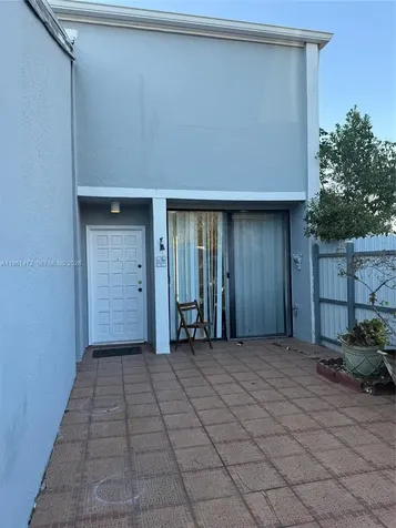 2500 SW 122nd Court Miami FL 33175