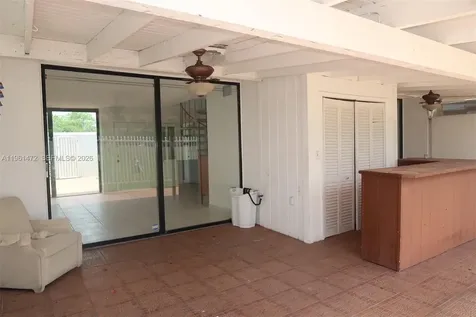 2500 SW 122nd Court Miami FL 33175
