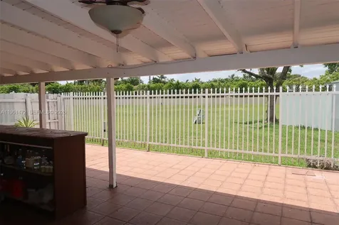 2500 SW 122nd Court Miami FL 33175