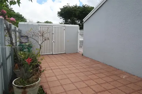 2500 SW 122nd Court Miami FL 33175