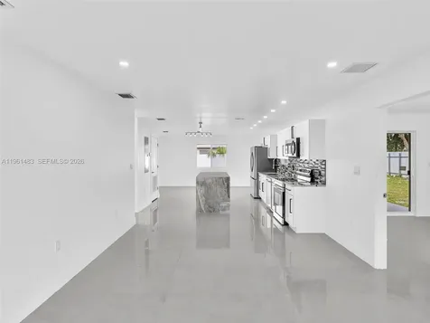 1140 NE 139th Street North Miami FL 33161