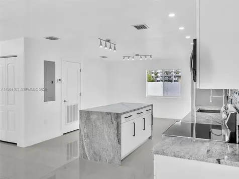 1140 NE 139th Street North Miami FL 33161