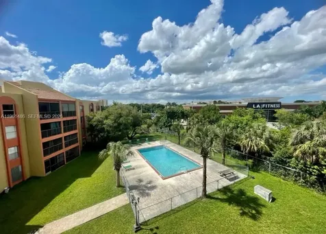 9405 W Flagler Street Miami FL 33174