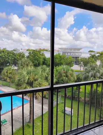 9405 W Flagler Street Miami FL 33174