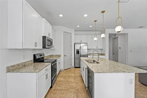 2872 SE 3rd Street Homestead FL 33033