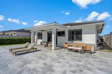 2872 SE 3rd Street Homestead FL 33033