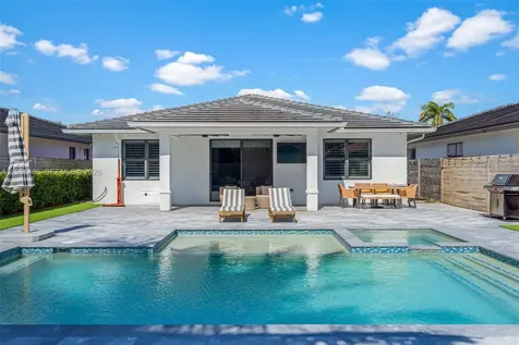 2872 SE 3rd Street Homestead FL 33033